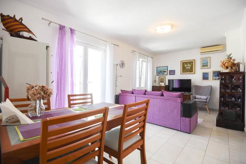 Apartments by the sea Splitska Brac - 11300 - image 26