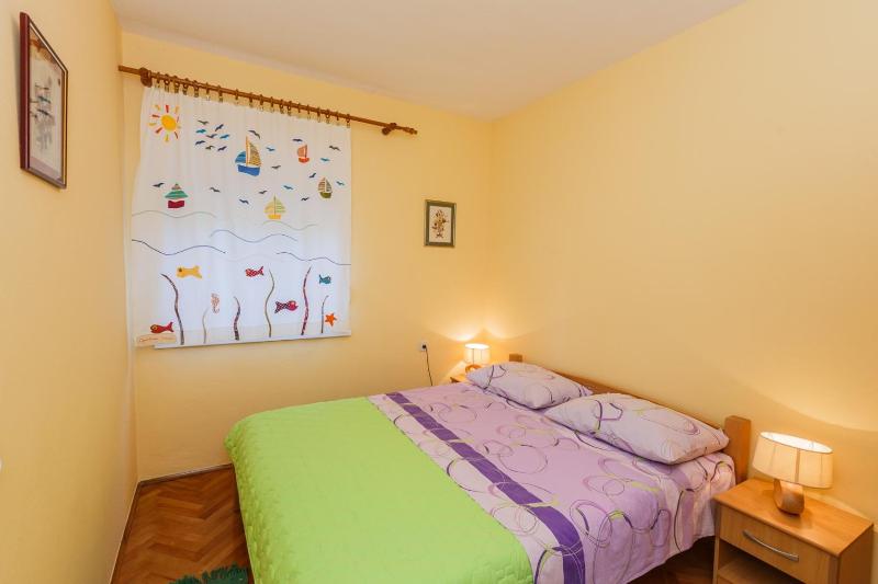 Apartments by the sea Kastel Stari Kastela - 11352 - image 4