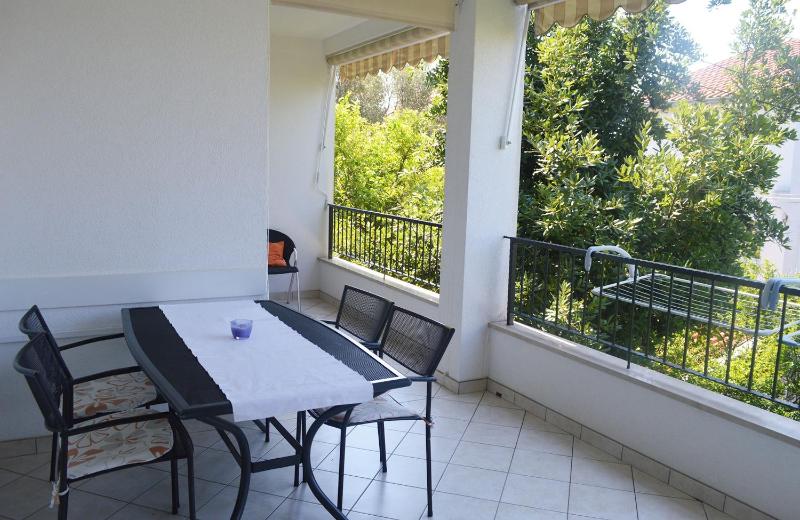 Apartments with parking space Makarska - 11361 - image 15
