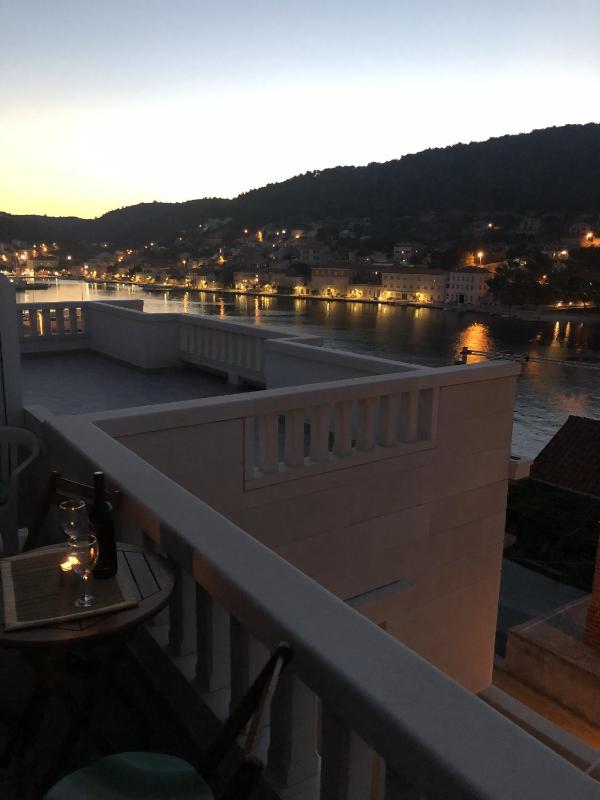 Two-Bedroom Apartment with Terrace and Sea View image 2