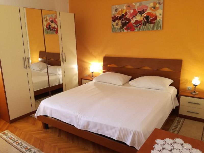 Three-Bedroom Apartment with Terrace image 1