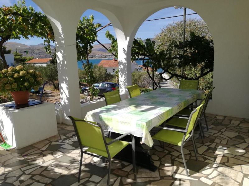Three-Bedroom Apartment with Terrace image 4