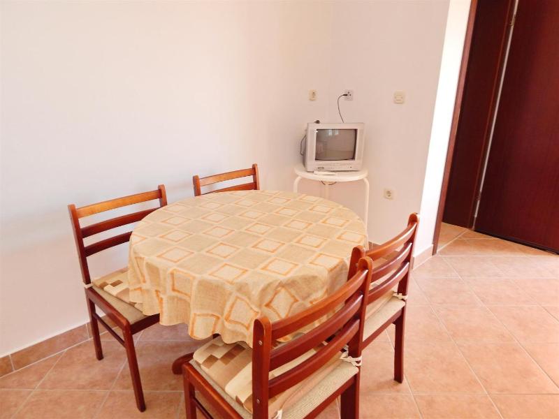 Two-Bedroom Apartment with Balcony and Sea View image 4