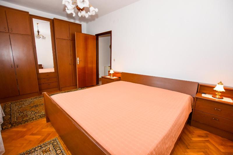 Two-Bedroom Apartment with Balcony image 4