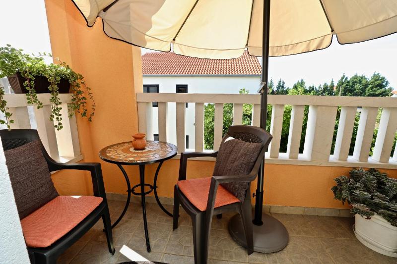 One-Bedroom Apartment with Balcony image 3