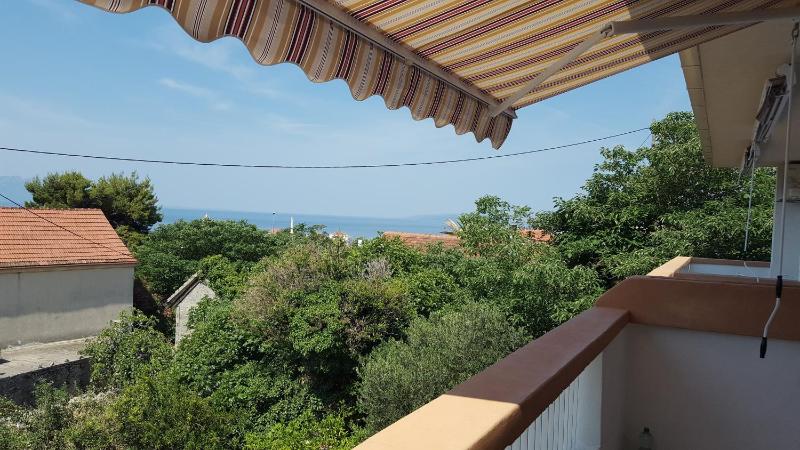One-Bedroom Apartment with Terrace and Sea View image 2