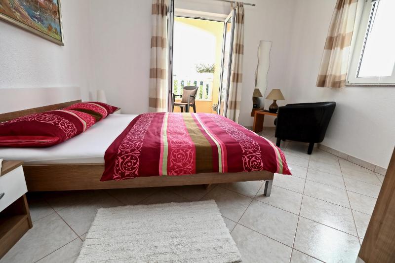 One-Bedroom Apartment with Balcony image 3