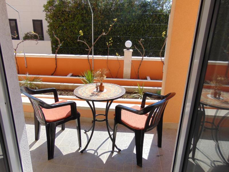 One-Bedroom Apartment with Balcony image 3