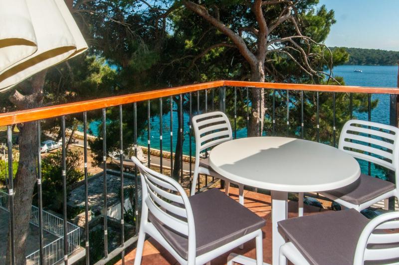 One-Bedroom Apartment with Terrace and Sea View image 2