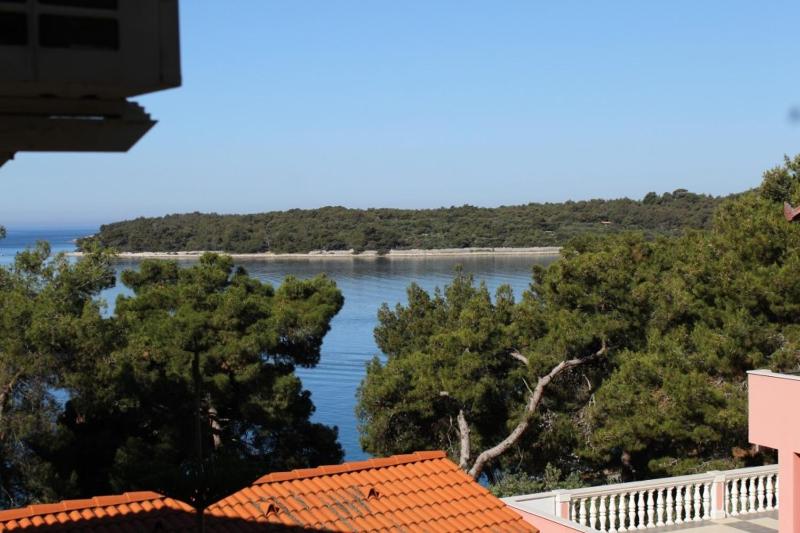 Twin Room with Balcony and Sea View image 2