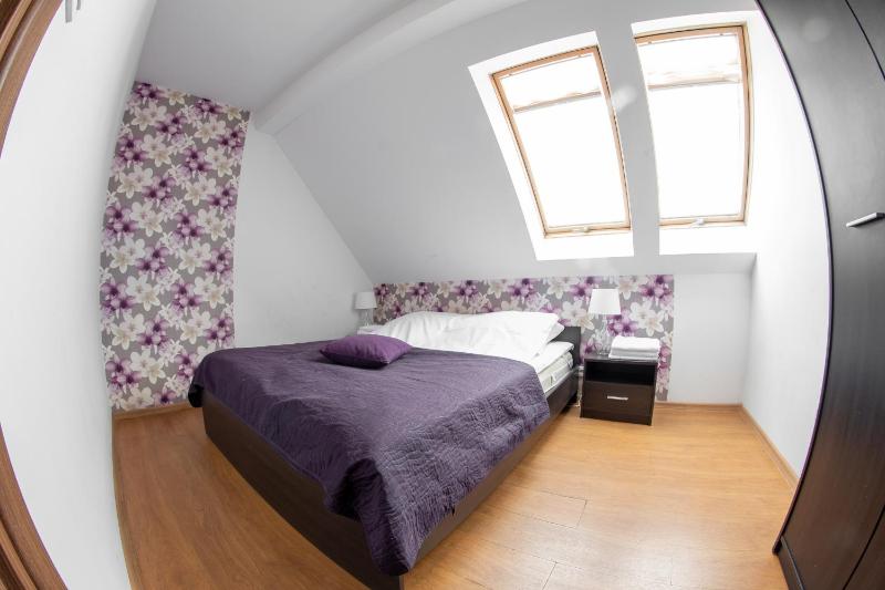 Triple Room with Private Bathroom image 3