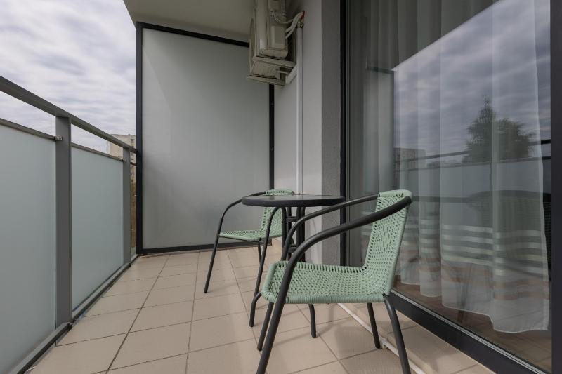 Warsaw Ursynów Apartment with Balcony by Noclegi Renters - image 7