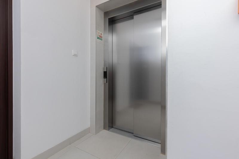 Warsaw Ursynów Apartment with Balcony by Noclegi Renters - image 12