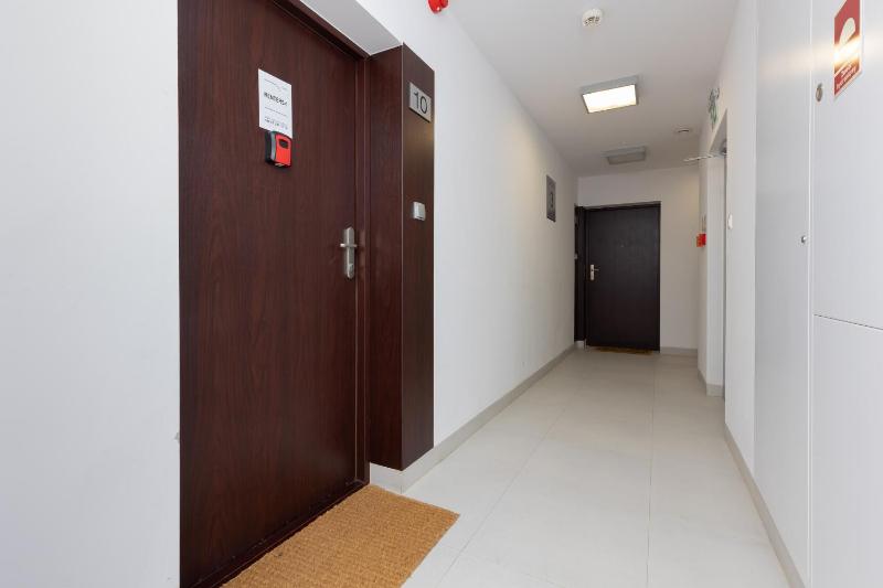 Warsaw Ursynów Apartment with Balcony by Noclegi Renters - image 13