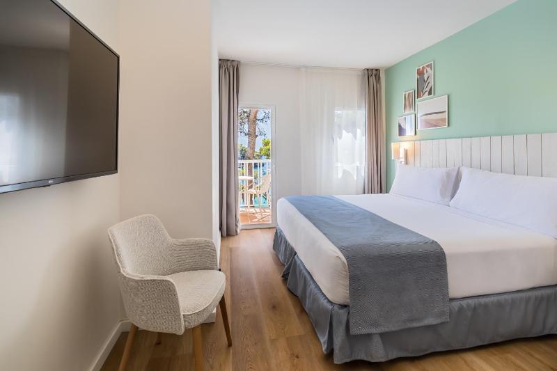 Superior Room with Sea View image 3