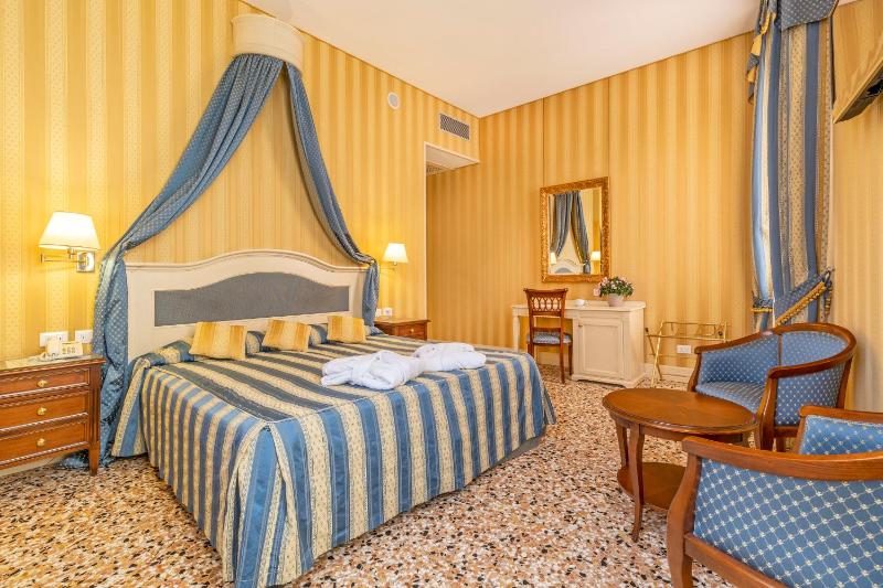 Suite with Canal View image 1