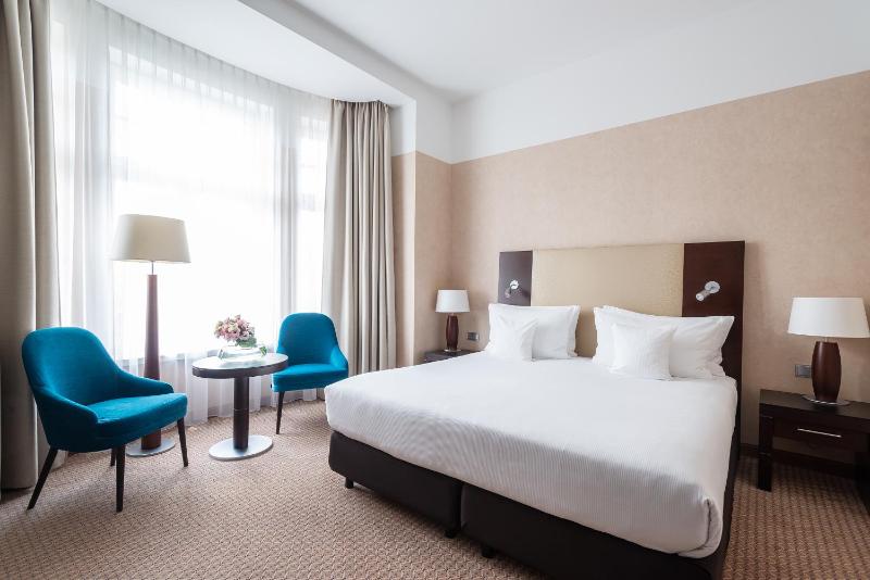Deluxe Double Room image 1