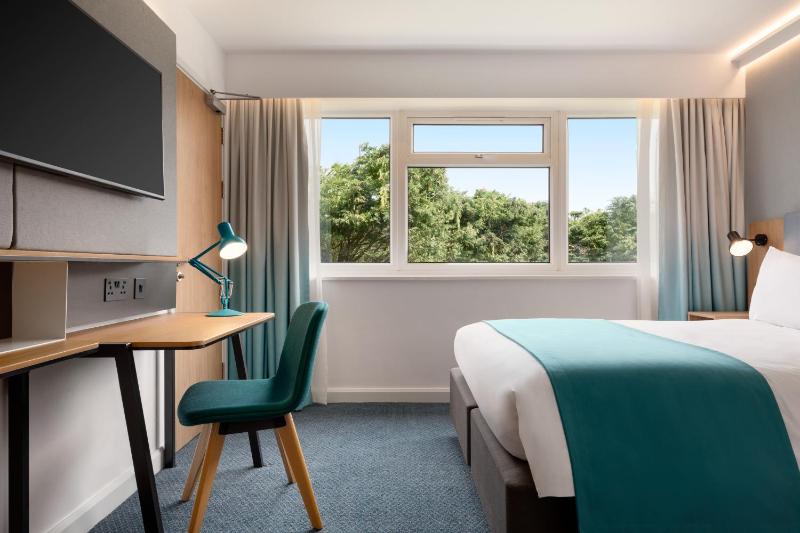 Standard Double Room image 3