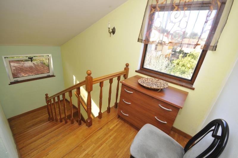 Three-Bedroom Apartment with Terrace and Sea View image 2