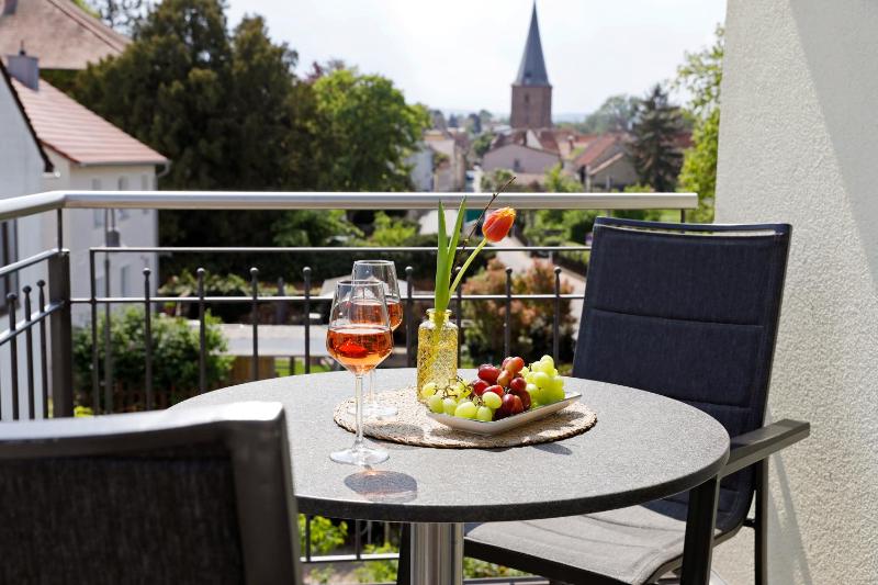 Double Room with Balcony image 3