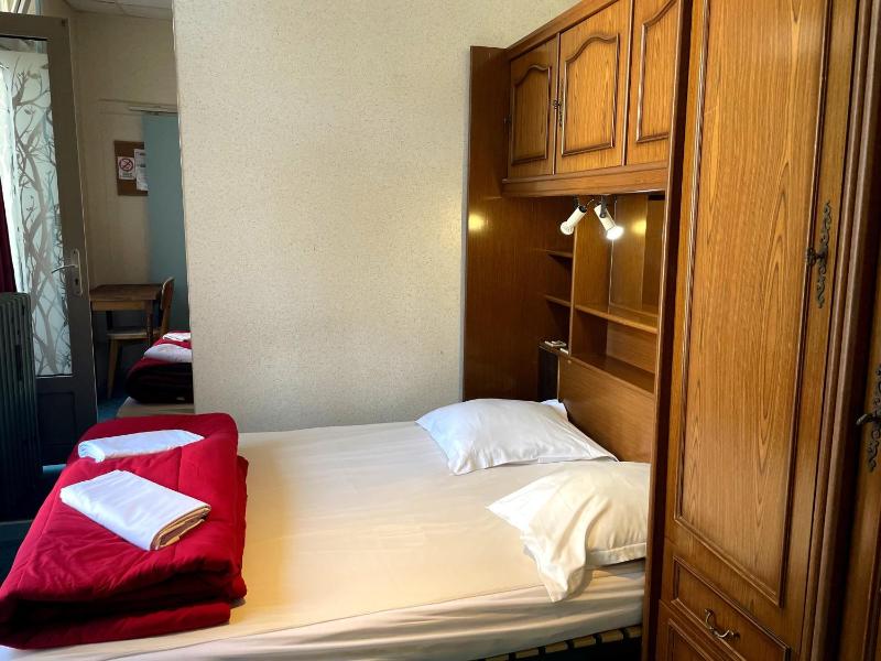 Double Room with Private Bathroom image 1