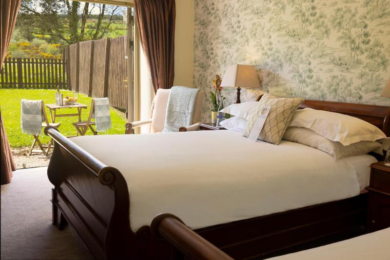 Standard Double or Twin Room image 2