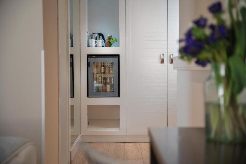 Quadruple Room image 4