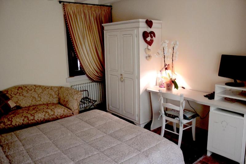 Double Room image 4
