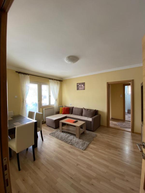 Apartment with Mountain View image 3