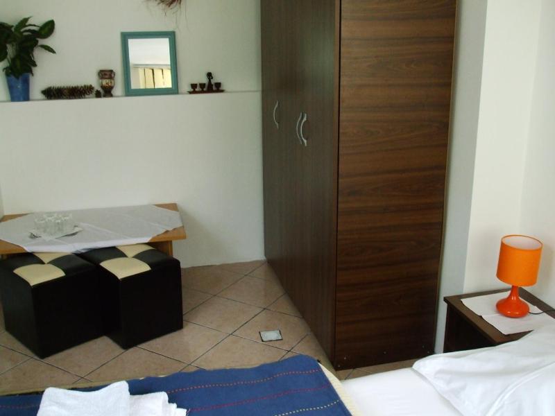 Quadruple Room image 3