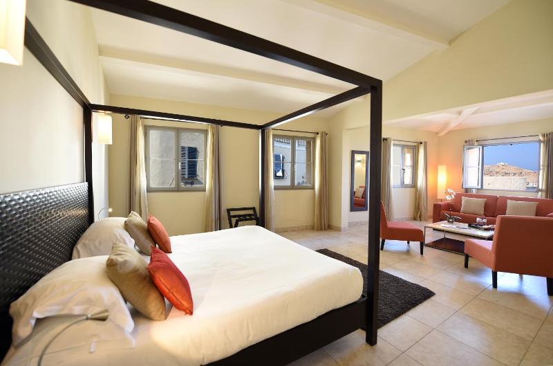 Superior  Suite image 2