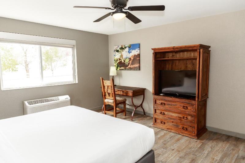 King Room image 4
