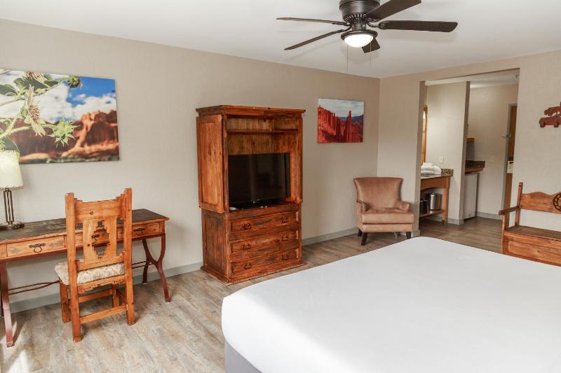 King Room image 3