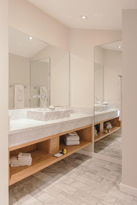 Premium Private Cottage with Outdoor Shower image 3