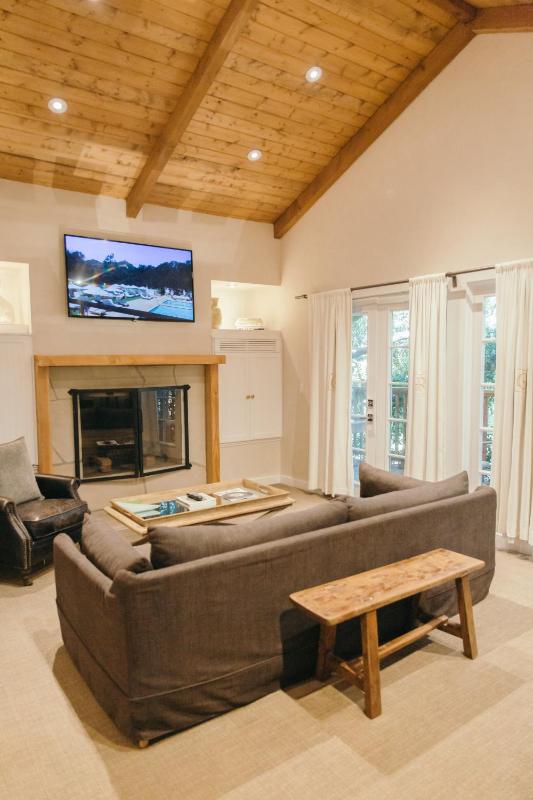 Signature Single Suite image 2