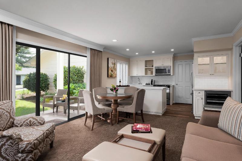 Classic Mansion Residences 1 Bedroom King Suite image 4