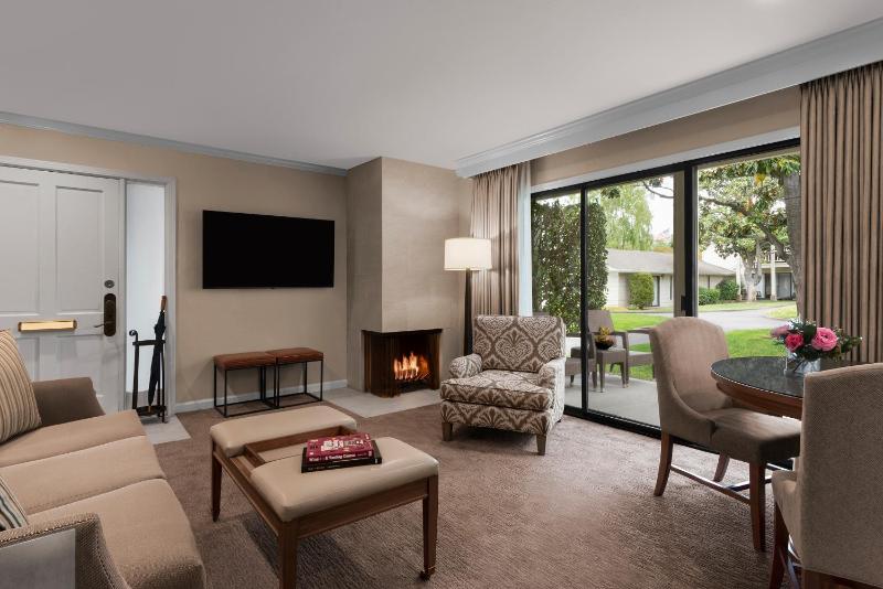 Classic Mansion Residences 1 Bedroom King Suite image 3