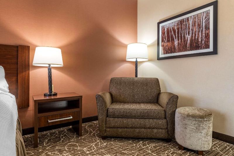 King Room image 4