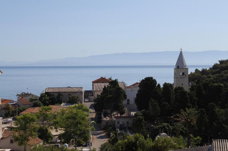Two-Bedroom Apartment with Terrace and Sea View image 2