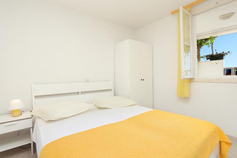 Apartments by the sea Podgora Makarska - 11432 - image 12