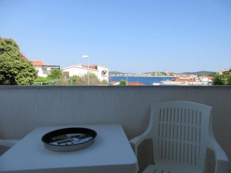One-Bedroom Apartment with Balcony and Sea View image 2