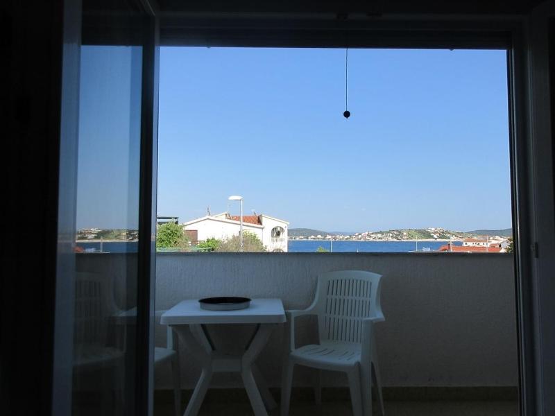 One-Bedroom Apartment with Balcony and Sea View image 2