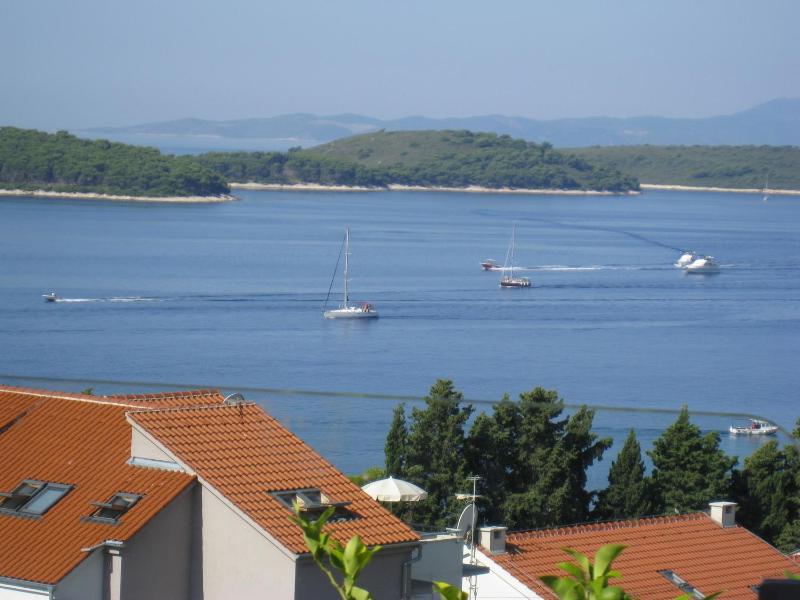 Apartments with a parking space Hvar - 11427 - image 16