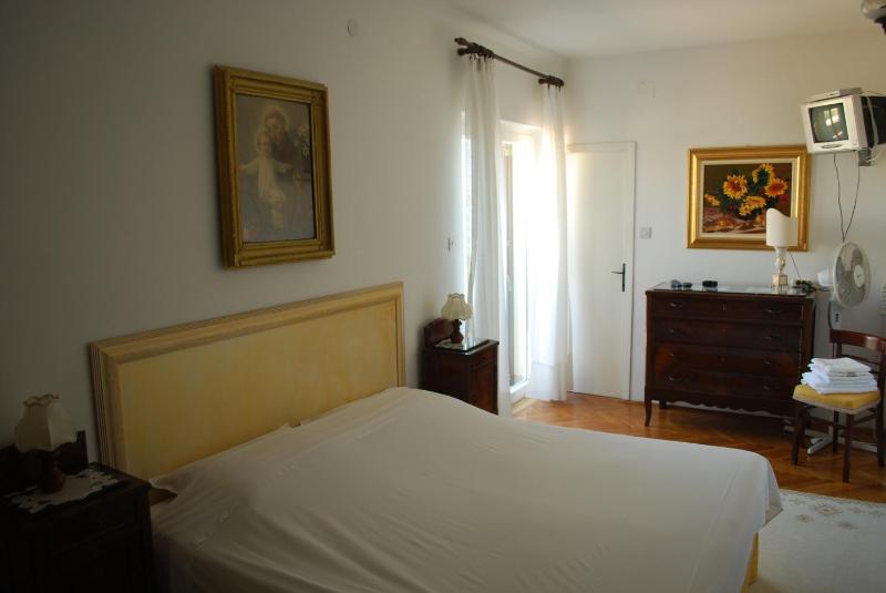 Double Room with Balcony and Sea View image 1
