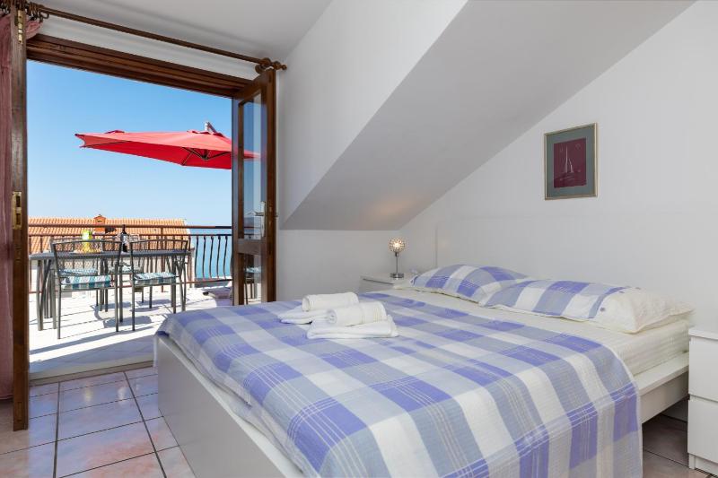 Apartments by the sea Sumpetar Omis - 11462 - image 5