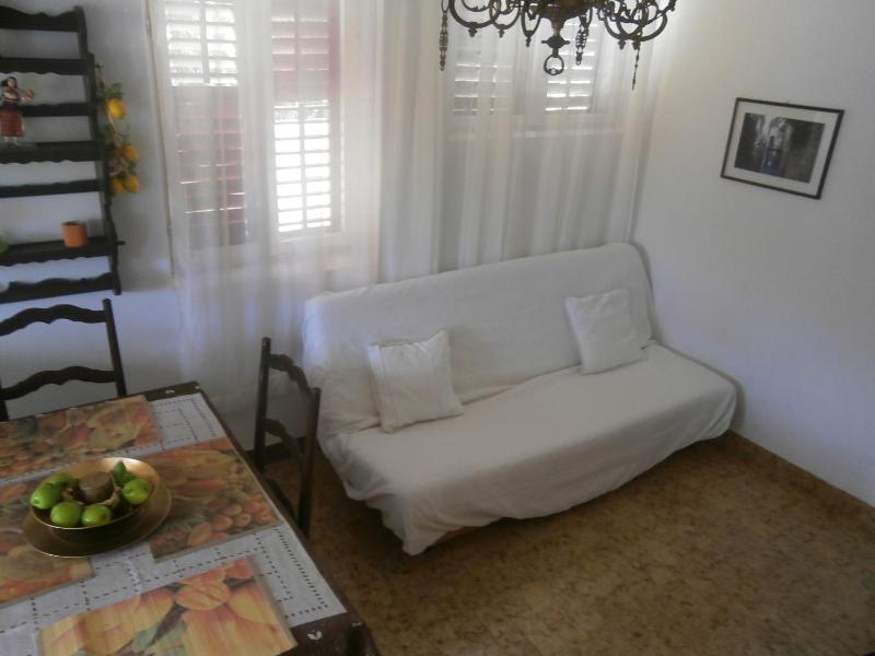One-Bedroom Apartment with Terrace and Sea View image 1