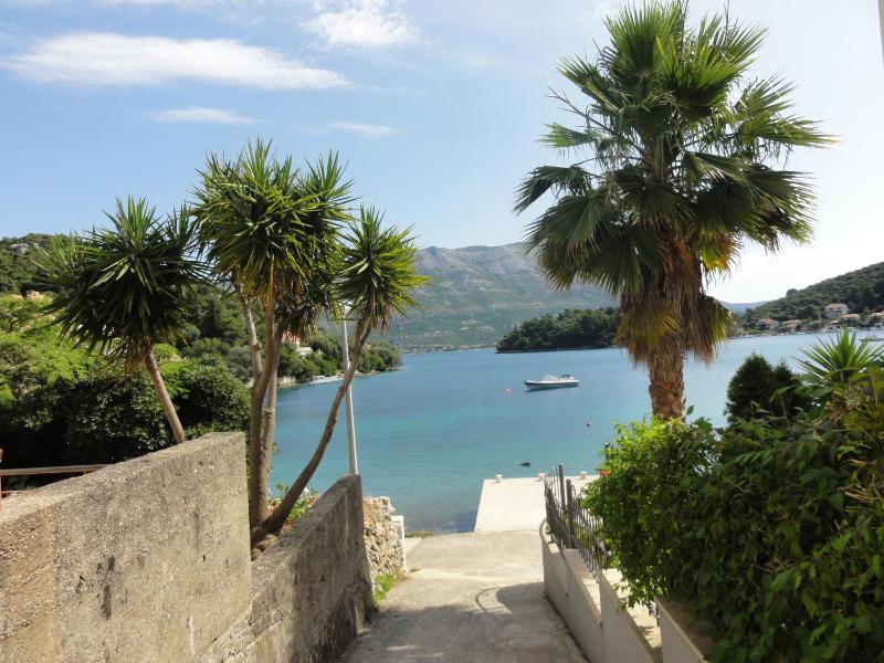 One-Bedroom Apartment with Terrace and Sea View image 2