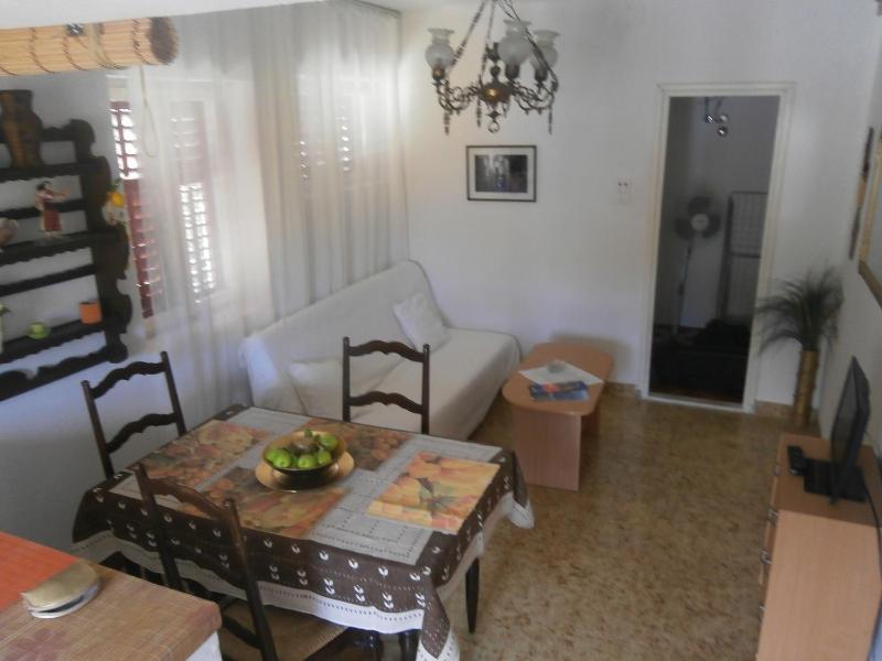 One-Bedroom Apartment with Terrace and Sea View image 4