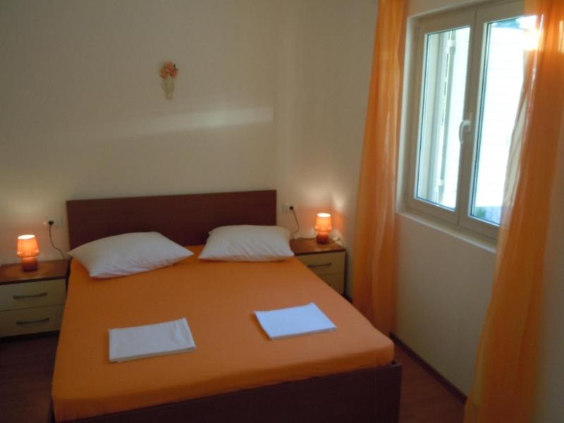 Apartments by the sea Sveta Nedilja Hvar - 13753 - image 17