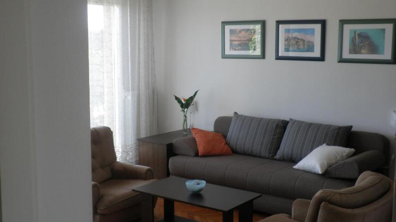 Three-Bedroom Apartment with Terrace and Sea View image 1